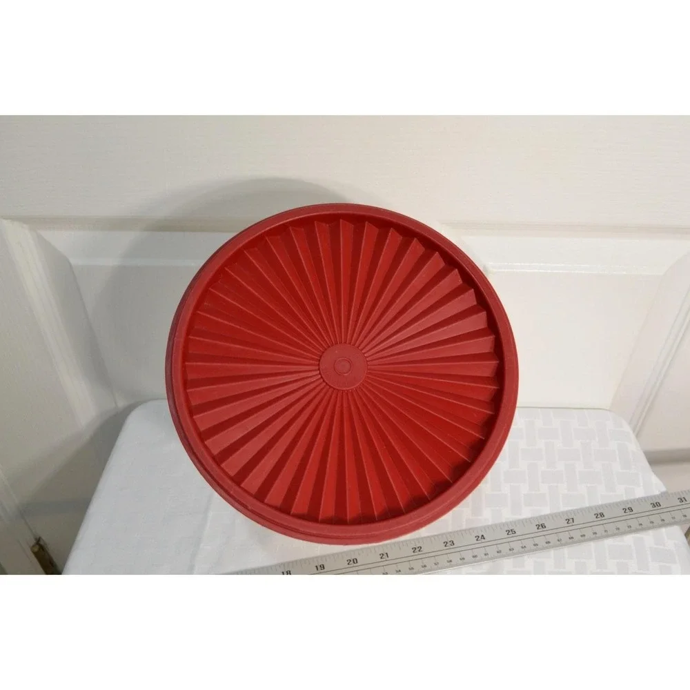 VTG Tupperware 17 Cup Decorator Canister Storage #805 w/ Red Servalier Lid #806